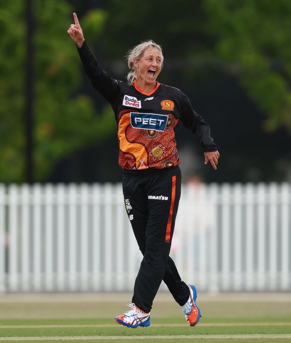 Sophie Devine's three wickets came at an economy of 4.00