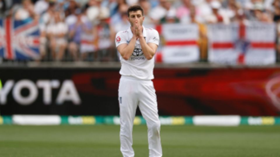 Mark Wood grimaces as Australia fly out of the traps