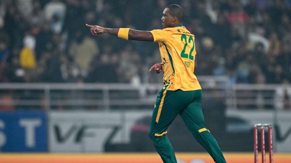 Lungi Ngidi landed the first blow for South Africa