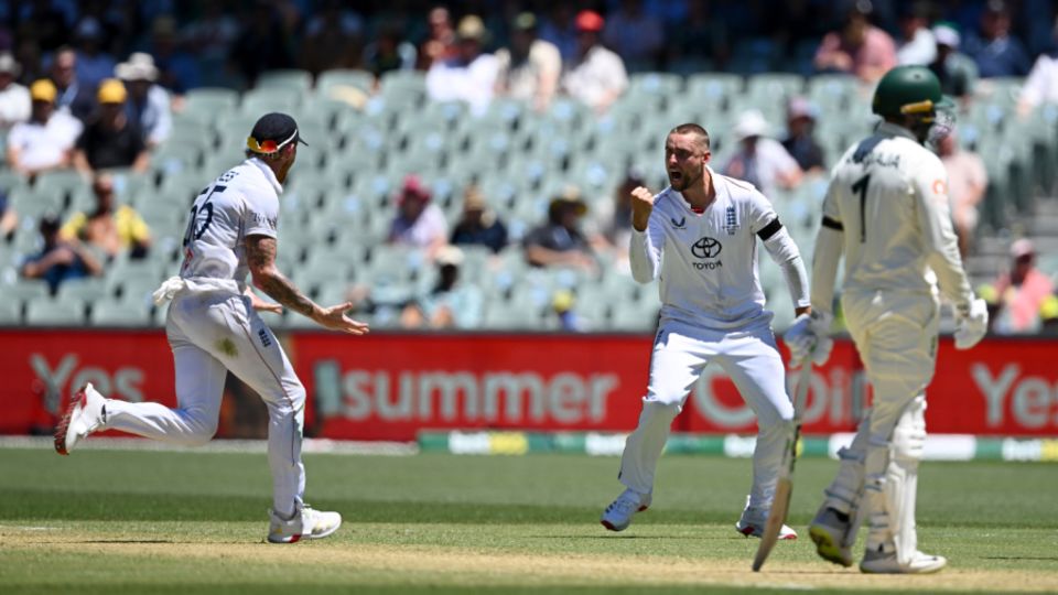 Usman Khawaja fell to Will Jacks as England struck before tea