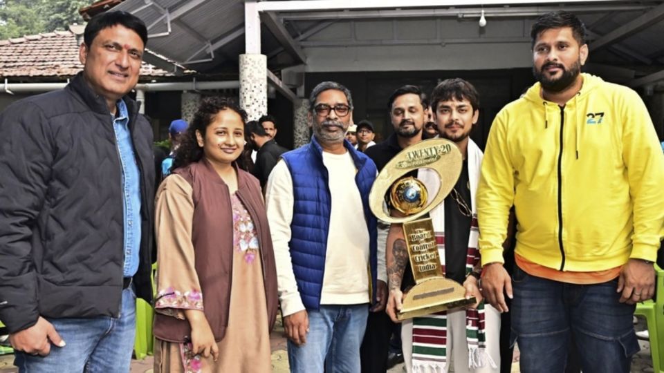 Ishan Kishan, JSCA secretary Saurabh Tiwary and joint secretary Shahbaz Nadeem meet Jharkhand chief minister Hemant Soren