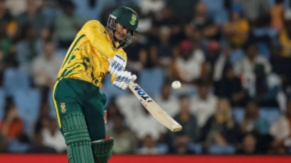 Quinton de Kock flew off the blocks in South Africa's chase