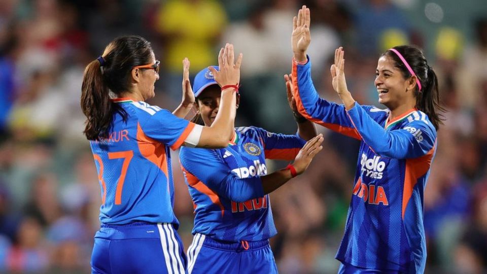 Shreyanka Patil took two wickets in the powerplay
