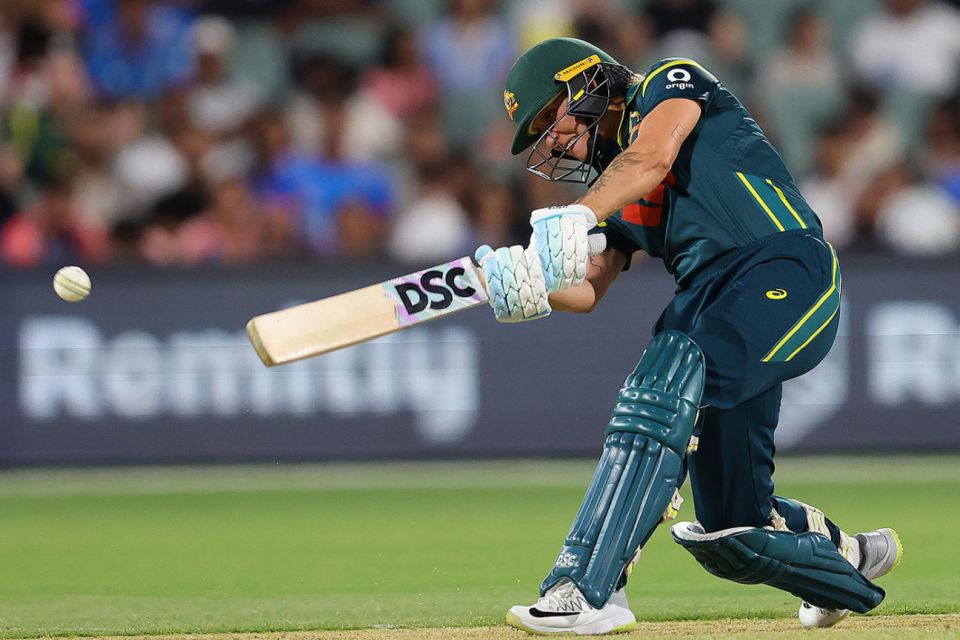 Ashleigh Gardner found form to keep Australia's hopes alive