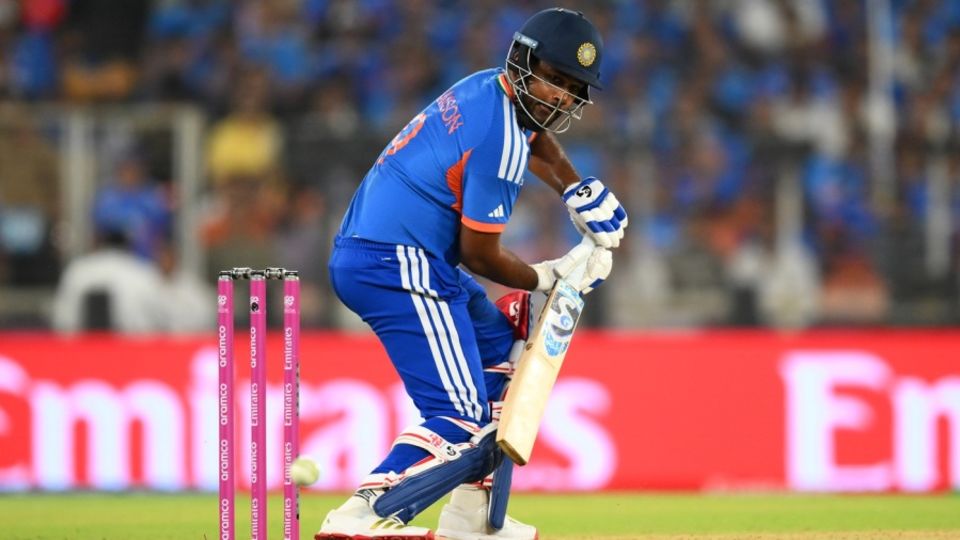 Sanju Samson glides a yorker for four