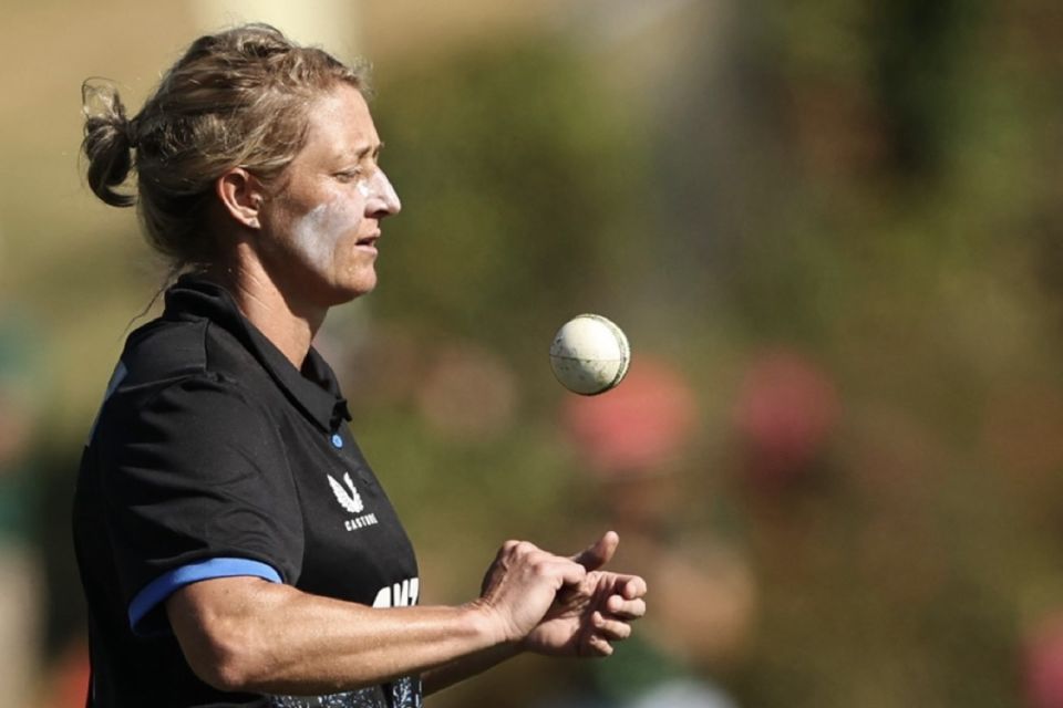 Sophie Devine leans towards NZ20 over a separate team in the BBL