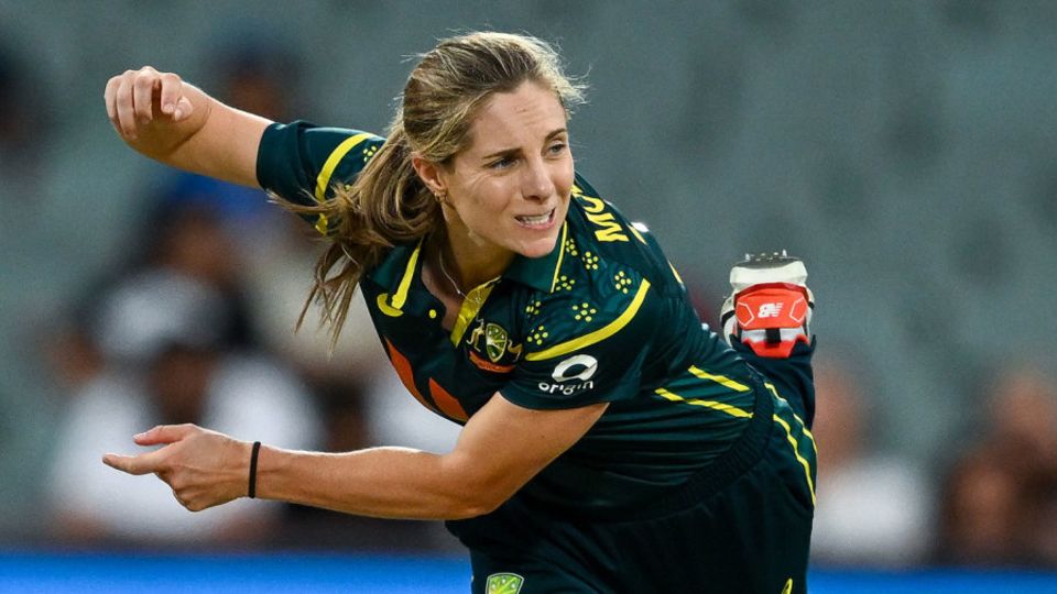 Sophie Molineux sends down a delivery