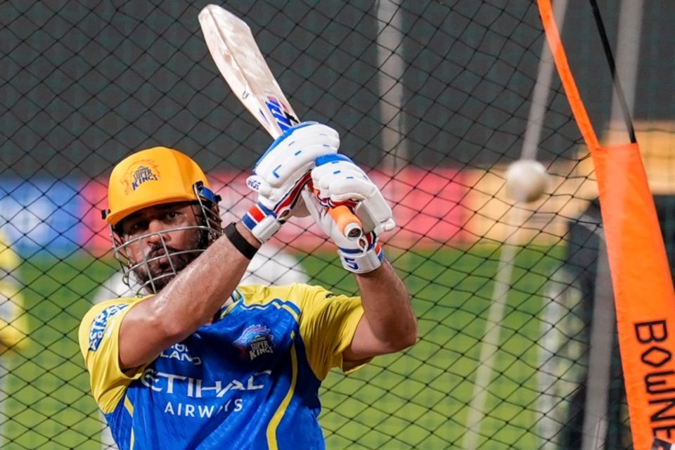 MS Dhoni bats in the nets ahead of the MI-CSK clash