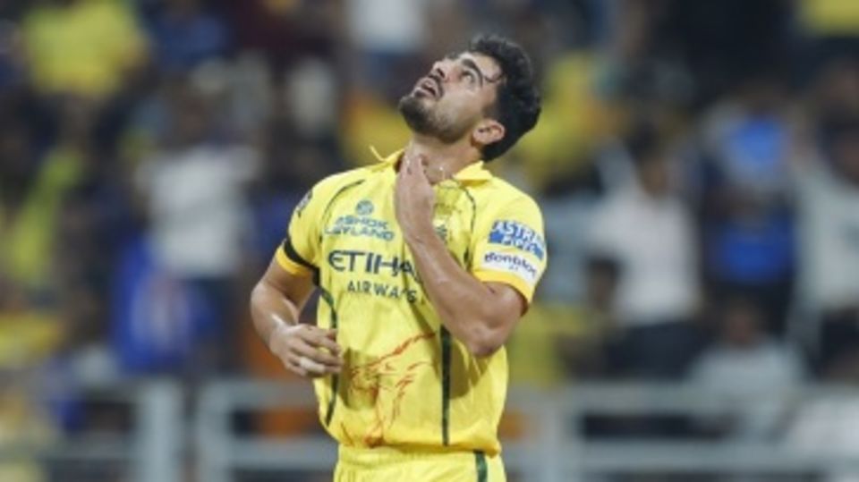Mukesh Choudhary had Quinton de Kock chopping on