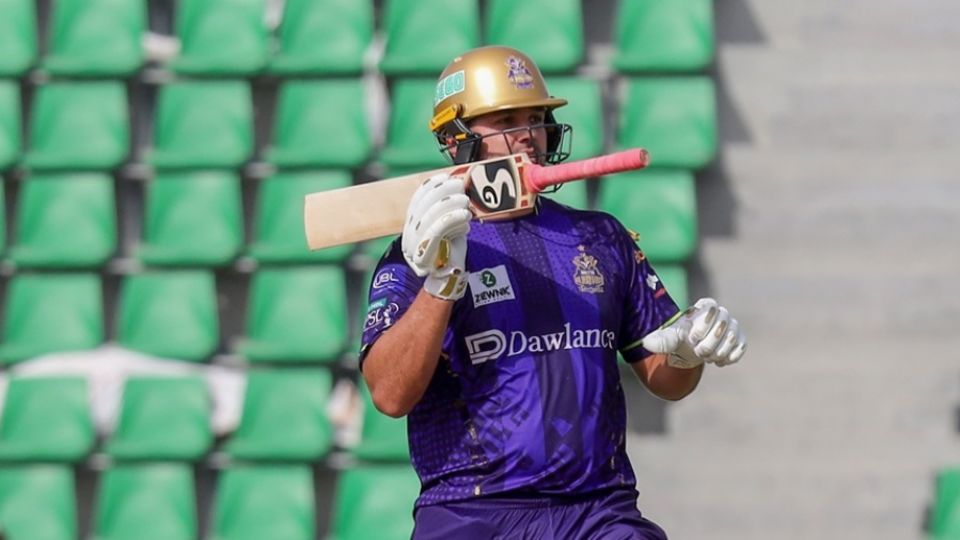 Rilee Rossouw's 90 took Giadiators to 195 for 6