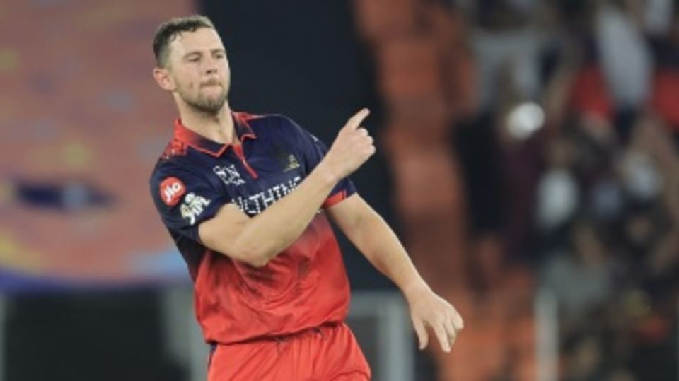 Josh Hazlewood struck another timely blow, taking out Arshad Khan