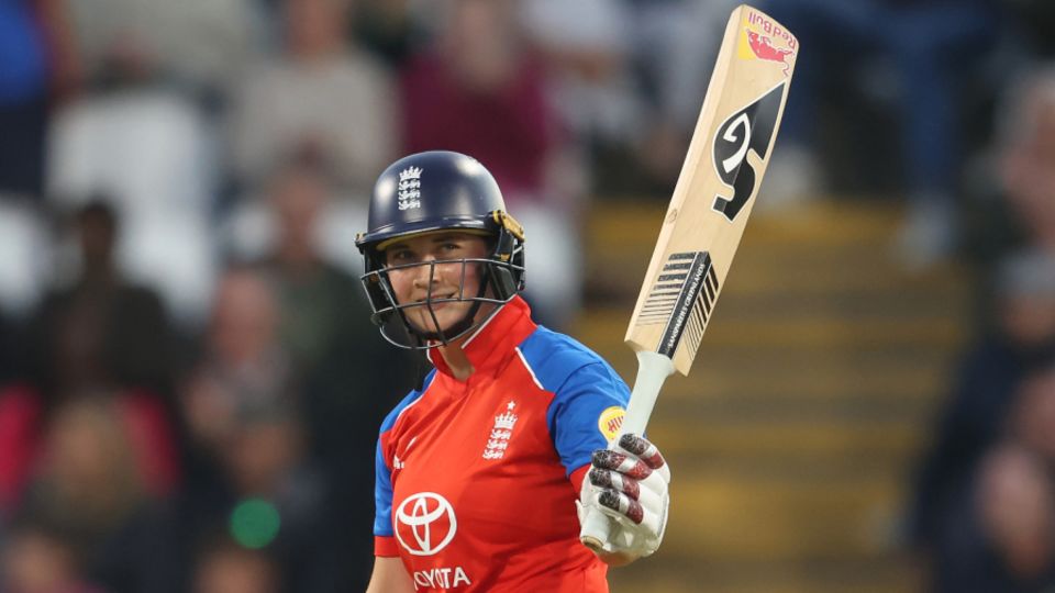 Alice Capsey's 27-ball fifty drove England's chase in the third T20I
