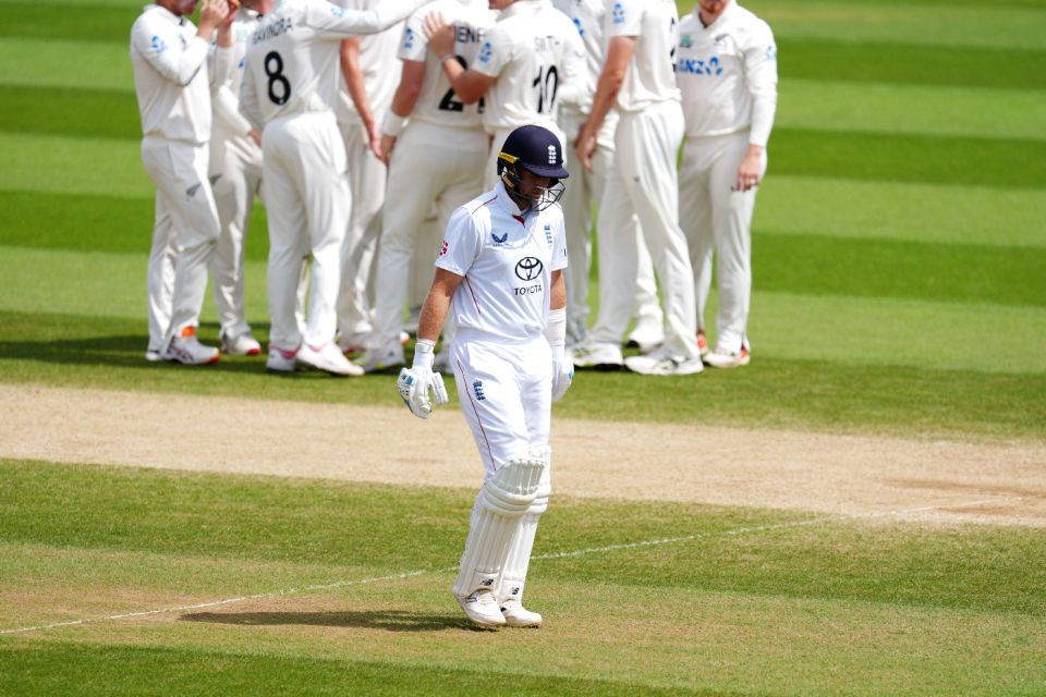 Joe Root traipses off after falling to Matt Henry for 77
