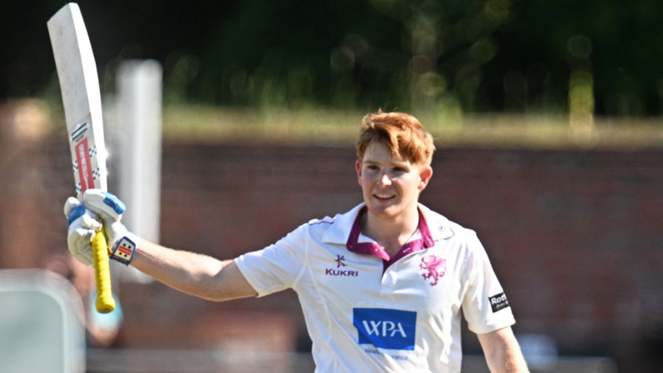 Somerset's Thomas Rew has signed an England development contract