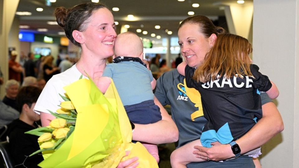 Amy Satterthwaite (left) made her NZ comeback in 2020 after maternity leave