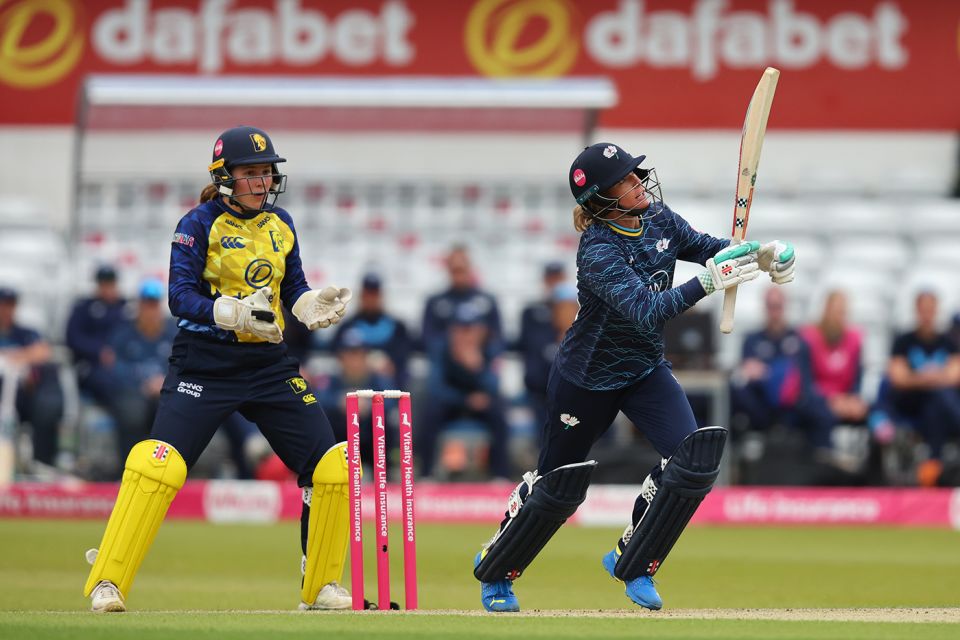 Lauren Winfield-Hill hit 99 in a stand worth 167