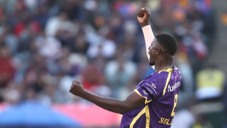 Jason Holder struck twice in the 14th over