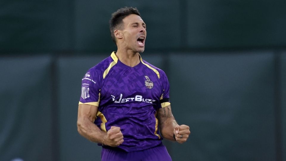 Shadley van Schalkwyk struck on back-to-back balls in the final over