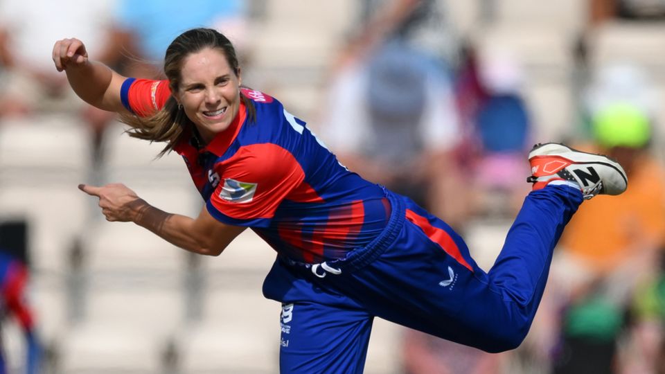 Sophie Molineux derailed the Welsh Fire chase with 3 for 14
