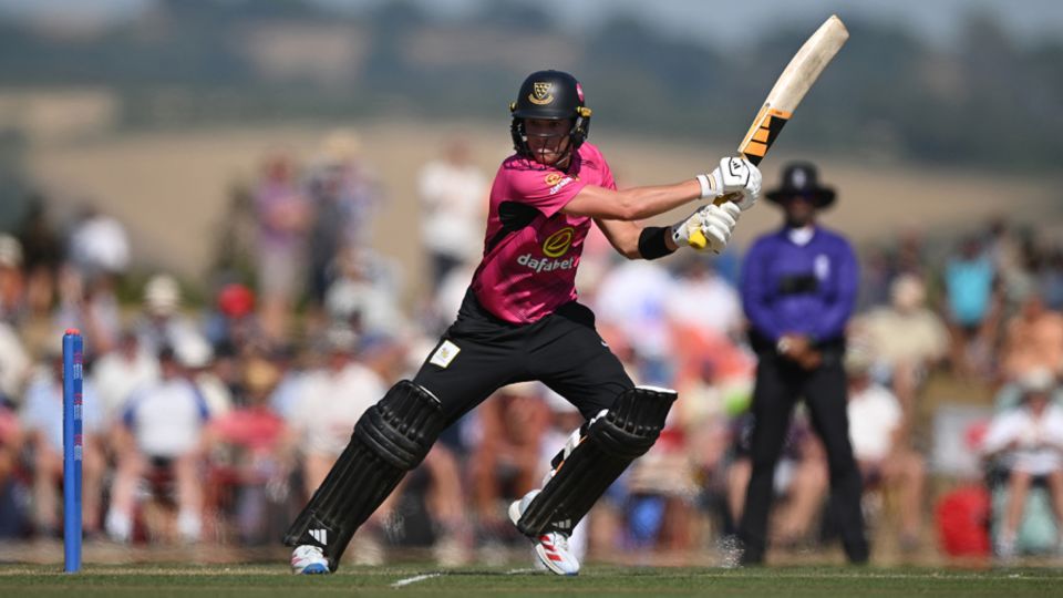 Charlie Tear's 73 off 72 led the chase