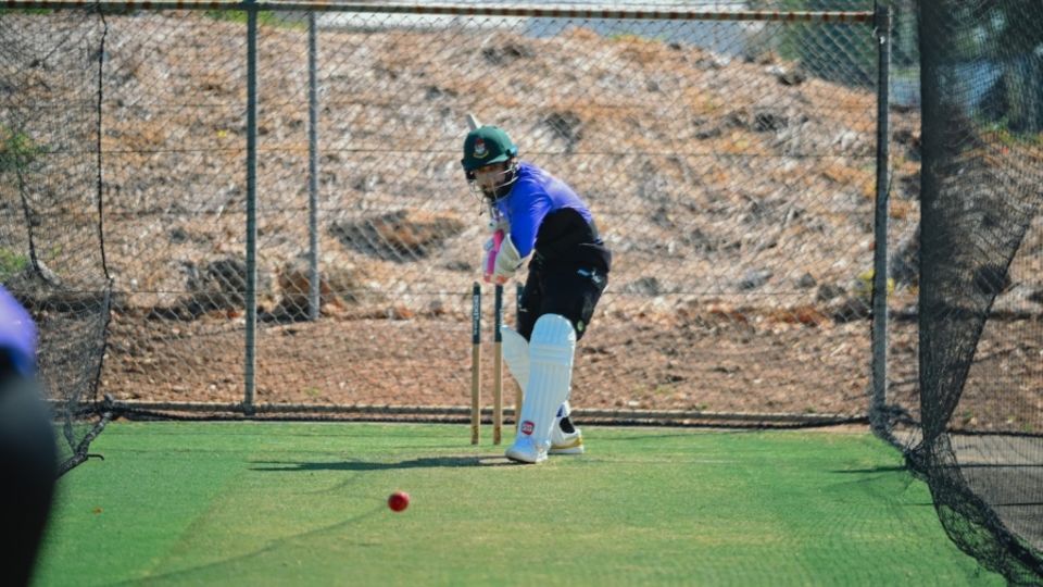 Mushfiqur Rahim hurt his finger while batting in the nets on the eve of the Test