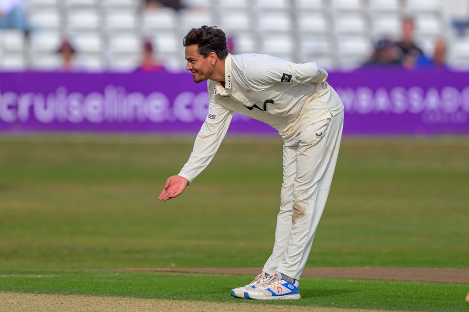 Rahul Chahar kept Surrey in it with 6 for 80