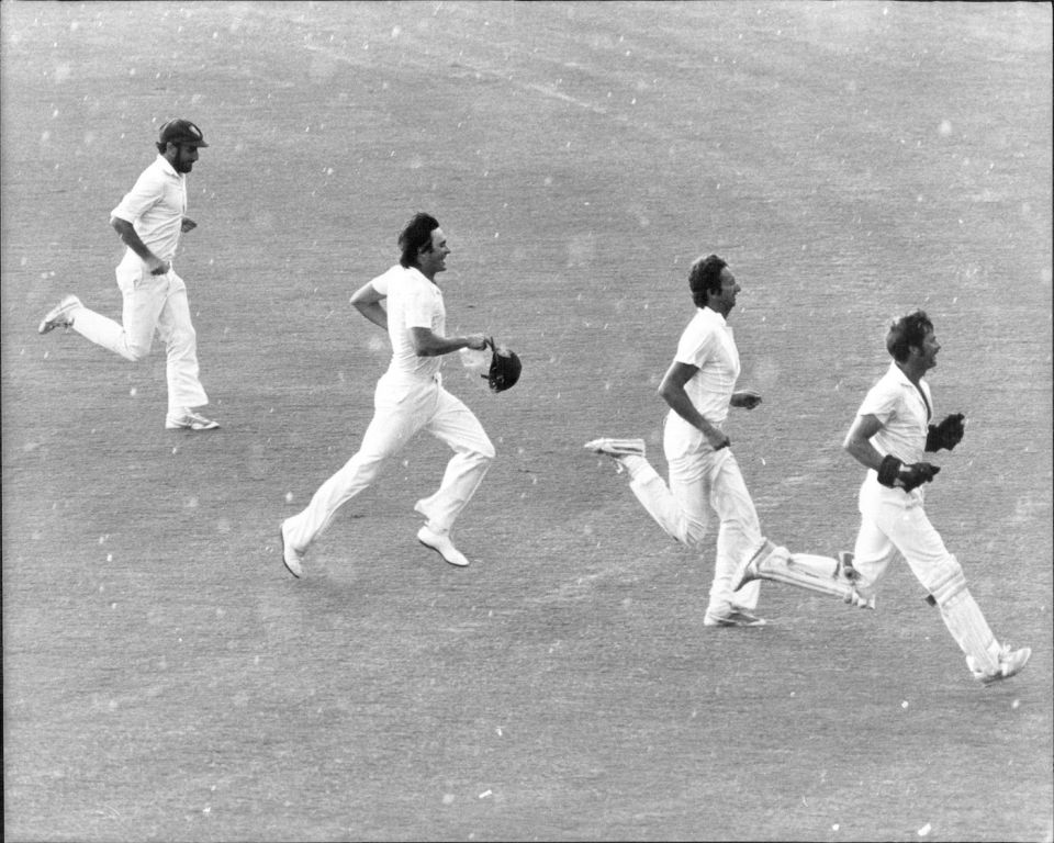 Dry run: Victoria players exit stage left as rain hits the SCG