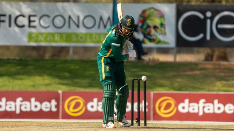 Tony de Zorzi made 72 off 84 deliveries