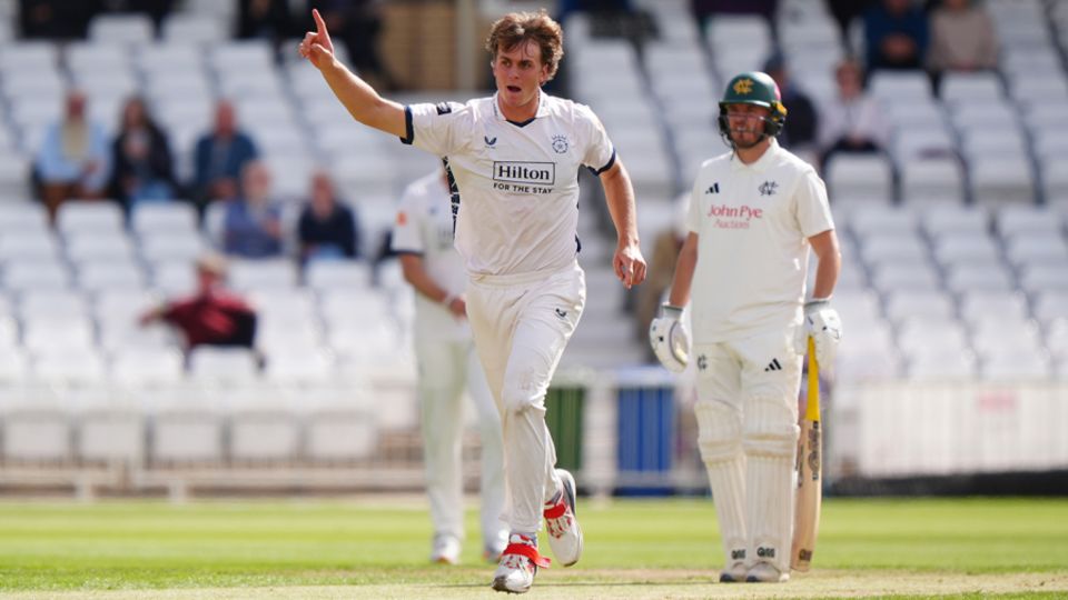 Eddie Jack left Nottinghamshire 22 for 3