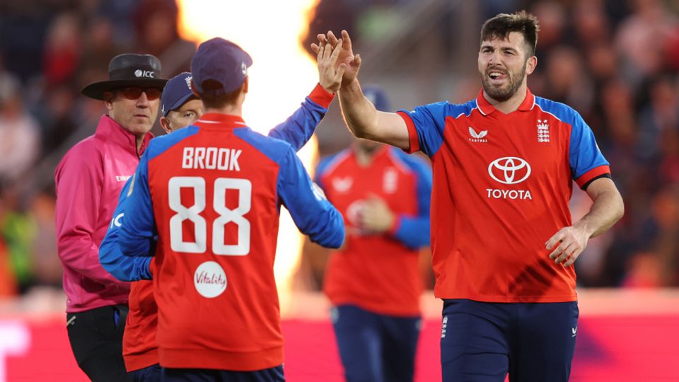 Jamie Overton slowed Sri Lanka down through the middle overs
