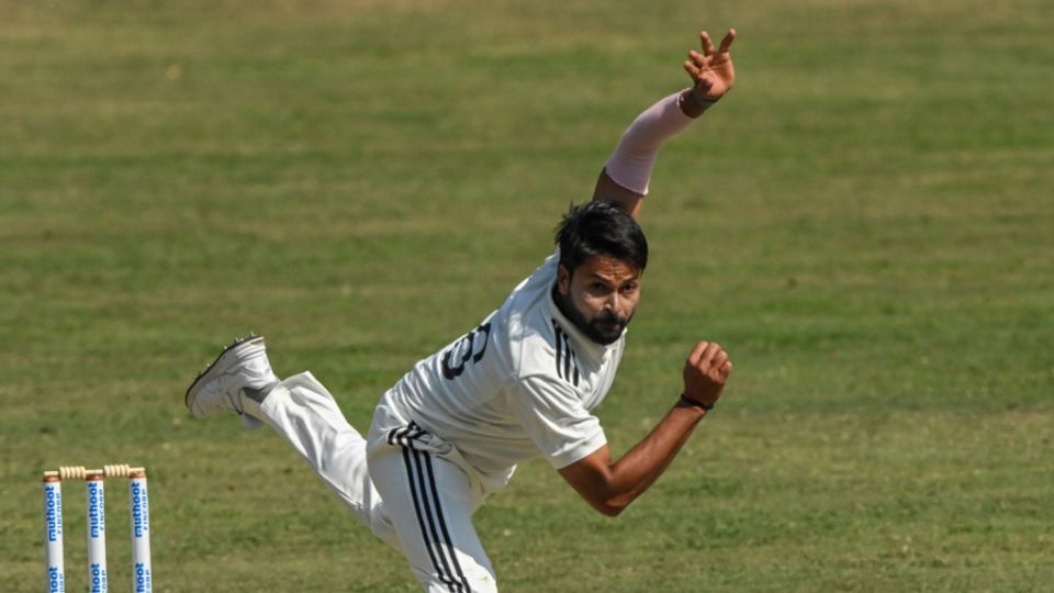 Mukesh Kumar starred in the fourth innings with 6 for 33
