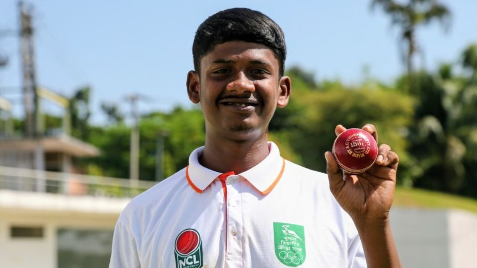 Rakib Howlader took a five-for on his first-class debut