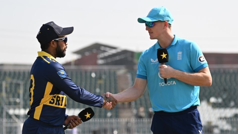 Kusal Mendis and Harry Brook at the toss