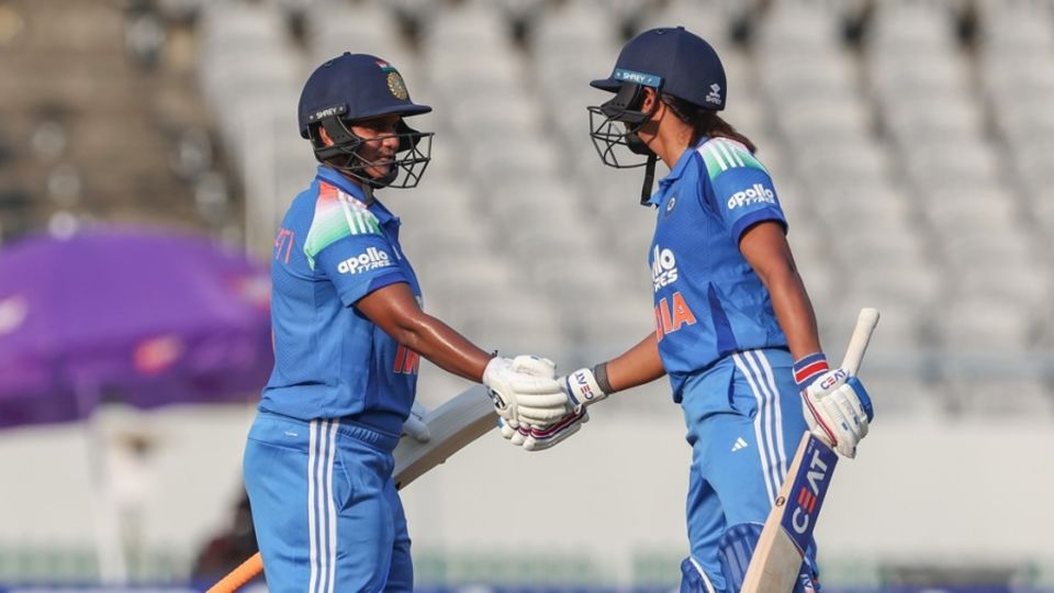 Harmanpreet Kaur congratulates Deepti Sharma after her fifty