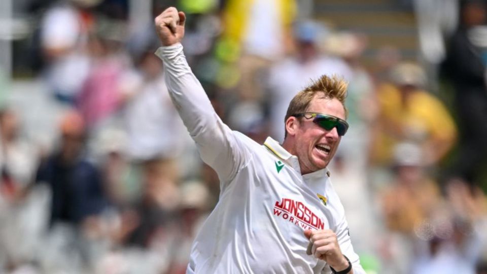 Simon Harmer celebrates a wicket