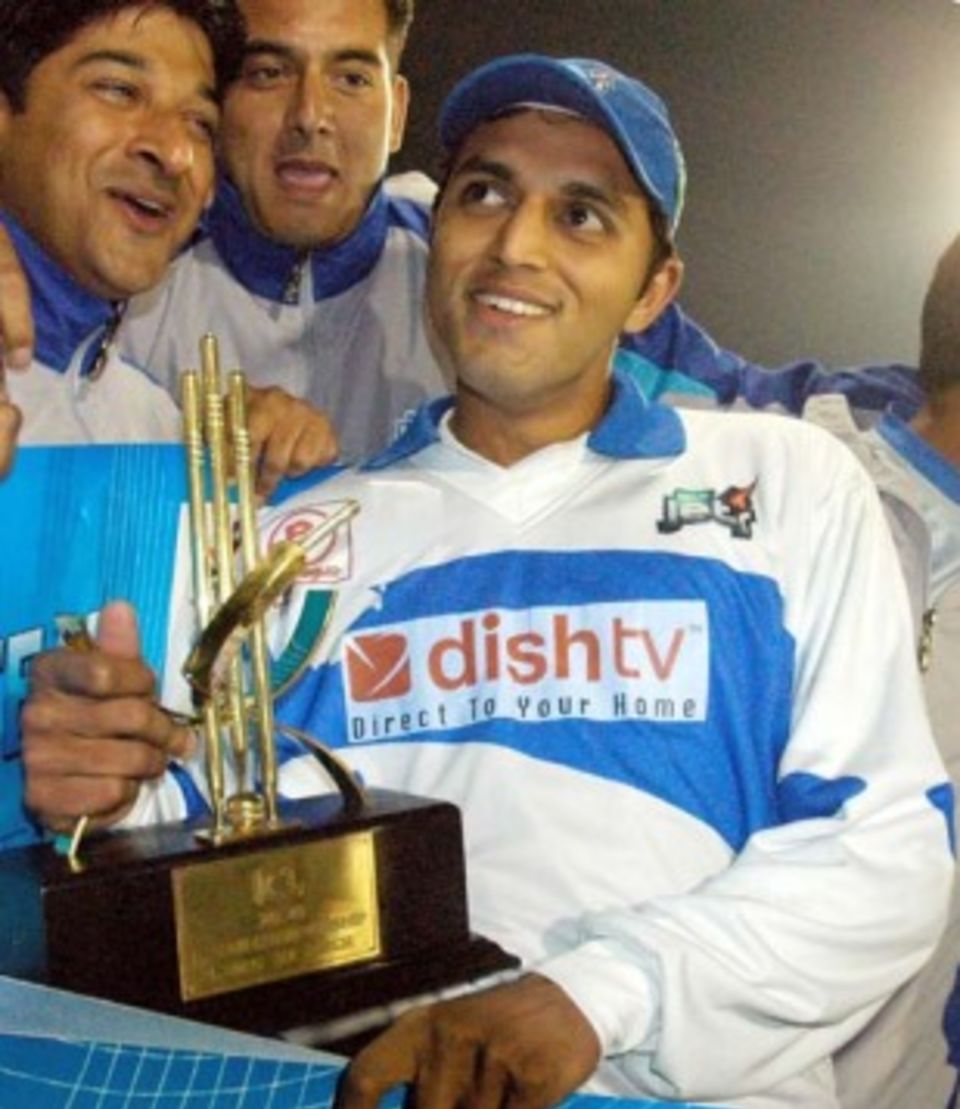 Madhya Pradesh's TP Sudhindra (right), who was the leading wicket-taker in the 2011-12 Ranji Trophy, was handed a life ban