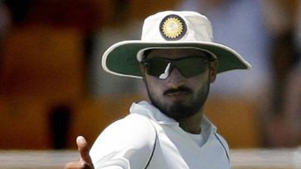 Harbhajan Singh gives a thumbs-up