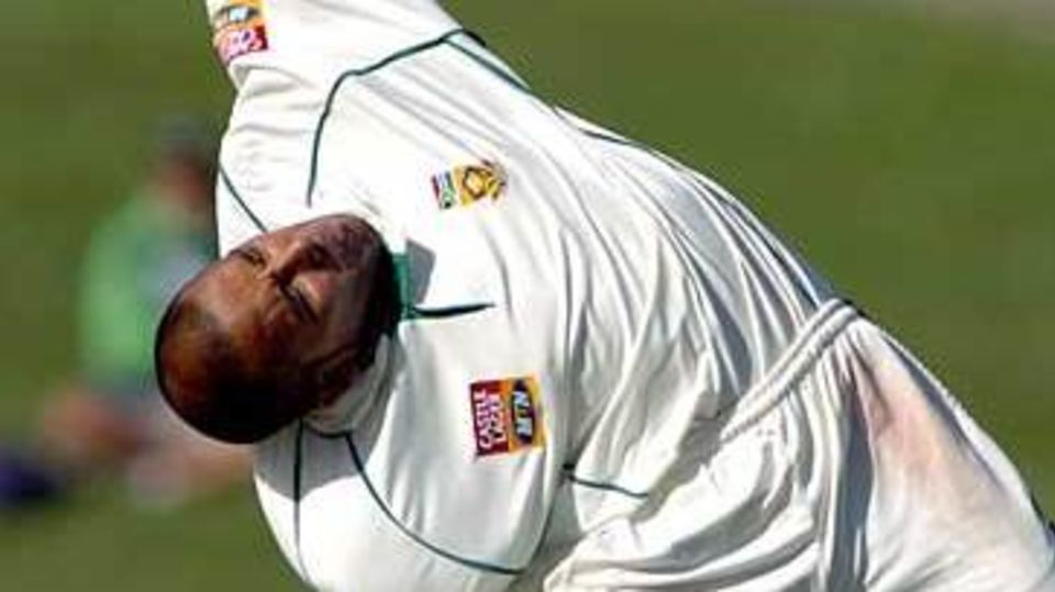 Paul Adams in action against New Zealand
