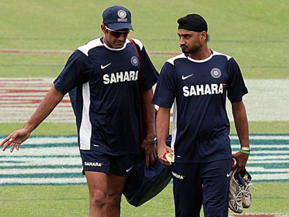 Anil Kumble set a fine example as captain in managing the slow bowlers