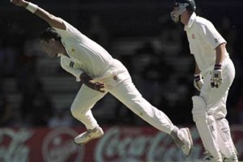 Waqar Younis has the lowest number of wides and no balls per Test amongst the top pace bowlers