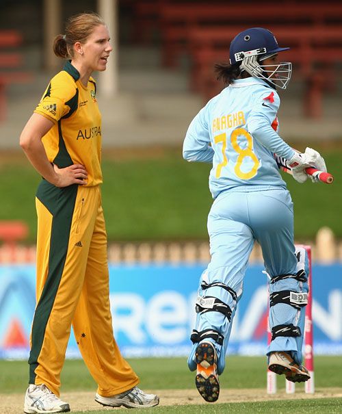 Emma Sampson vents her frustration as Anagha Deshpande runs past her