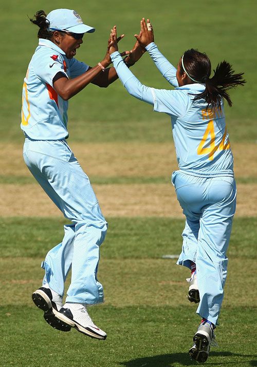 Jhulan Goswami and Amita Sharma celebrate Lisa Sthalekar's wicket