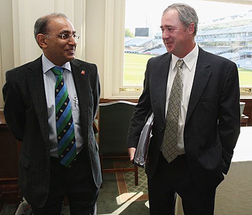 Haroon Lorgat chats with Tim May at the ICC Committee meeting