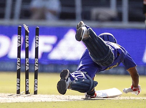 Swapnil Asnodkar is run out