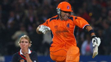 Netherlands calm about England challenge