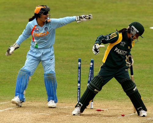 Javeria Khan is stumped by Sulakshana Naik