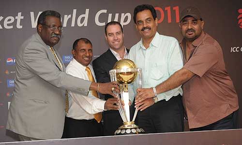 Clive Lloyd, Aravinda de Silva, Michael Bevan, Dilip Vengsarkar and Balwinder Sandhu with the World Cup