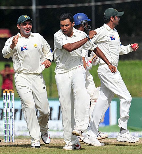Sialkot begin title defence on high note
