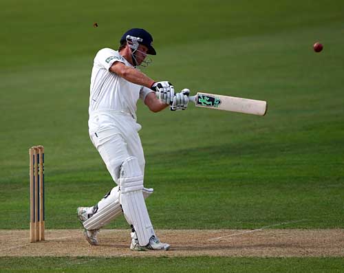 Voges ton makes Sussex toil