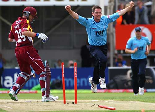 James Kirtley claimed the key wicket of Ian Harvey